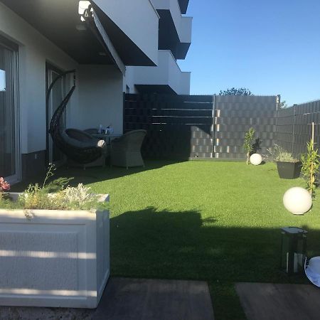 Hedonist-Luxury 2 Bedroom Apartment With Private Hot Tub, Garden And Free Parking Trogir Ngoại thất bức ảnh