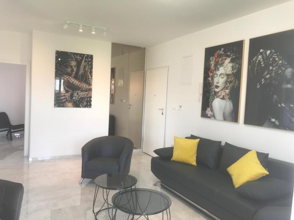 Hedonist-Luxury 2 Bedroom Apartment With Private Hot Tub, Garden And Free Parking Trogir Ngoại thất bức ảnh