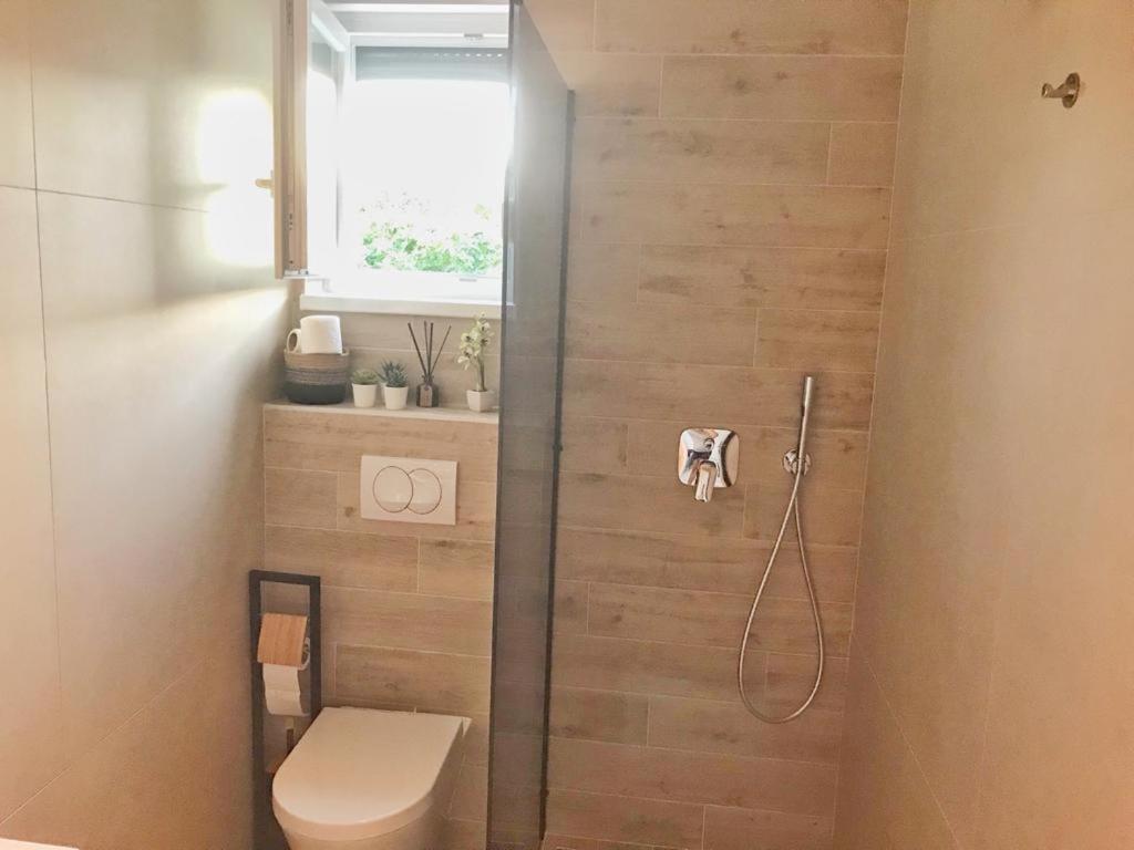 Hedonist-Luxury 2 Bedroom Apartment With Private Hot Tub, Garden And Free Parking Trogir Ngoại thất bức ảnh