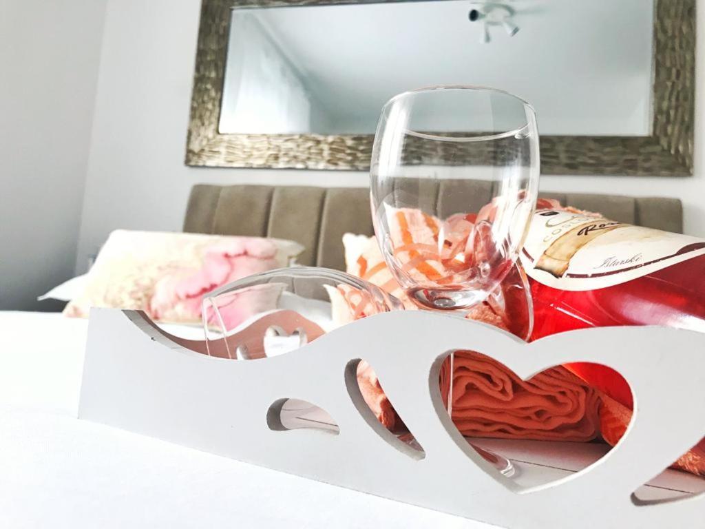 Hedonist-Luxury 2 Bedroom Apartment With Private Hot Tub, Garden And Free Parking Trogir Ngoại thất bức ảnh