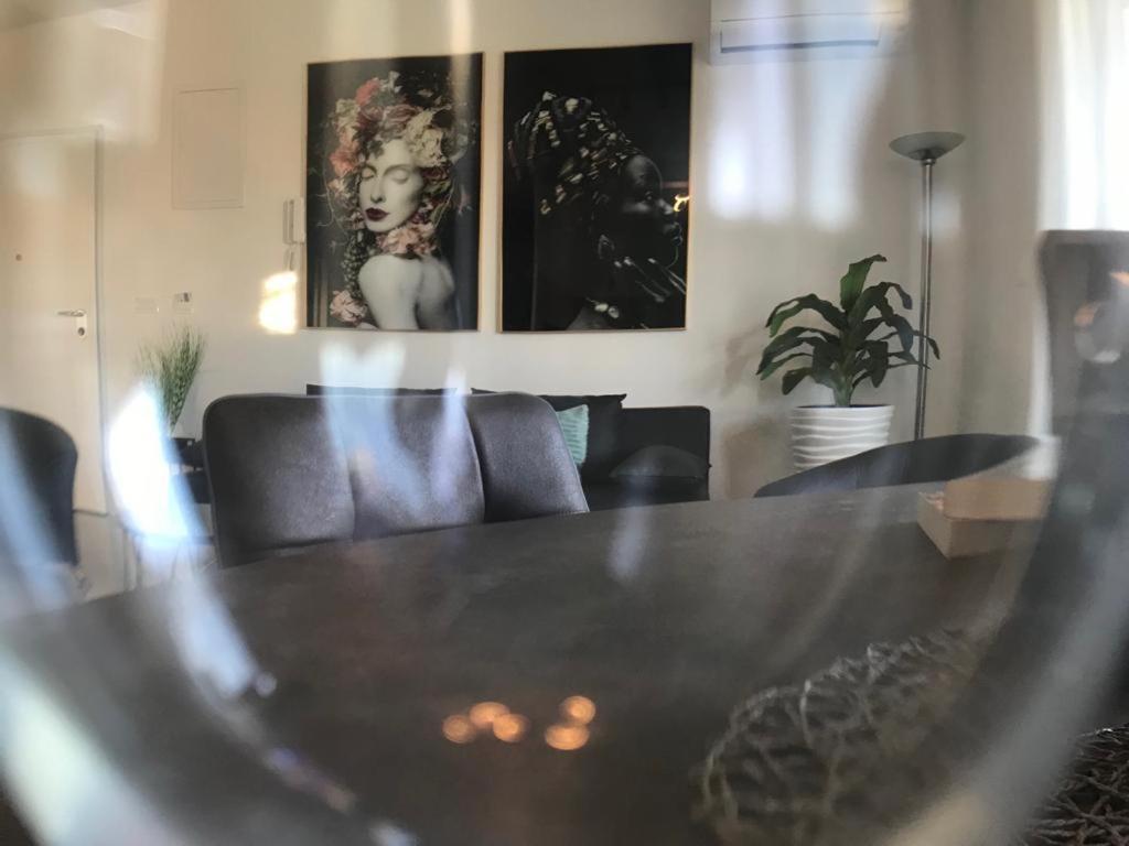 Hedonist-Luxury 2 Bedroom Apartment With Private Hot Tub, Garden And Free Parking Trogir Ngoại thất bức ảnh