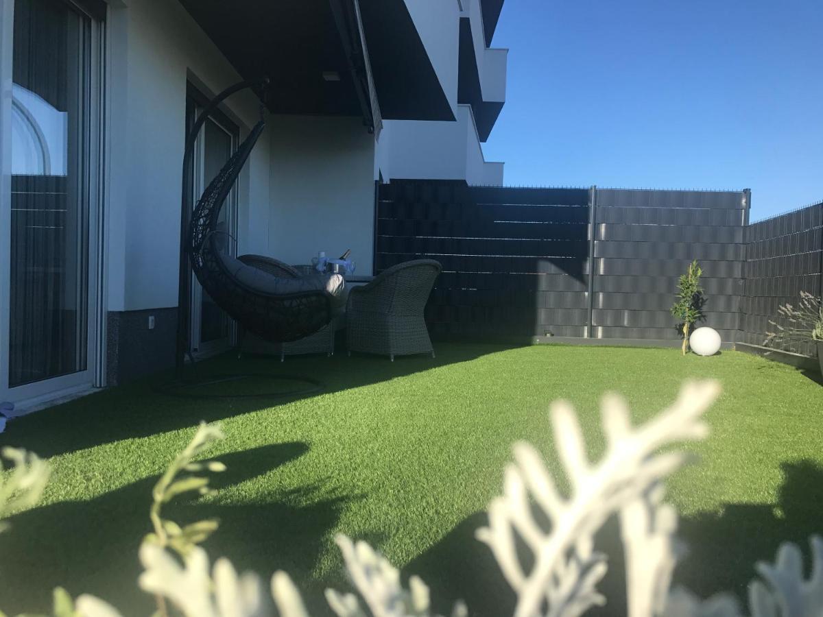 Hedonist-Luxury 2 Bedroom Apartment With Private Hot Tub, Garden And Free Parking Trogir Ngoại thất bức ảnh